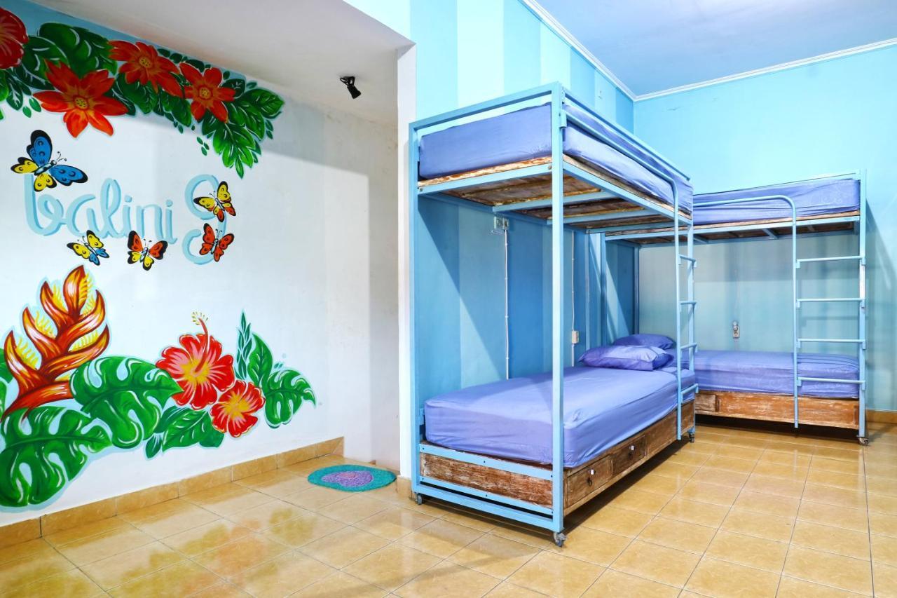 Balini 9 Hostel Denpasar Dış mekan fotoğraf