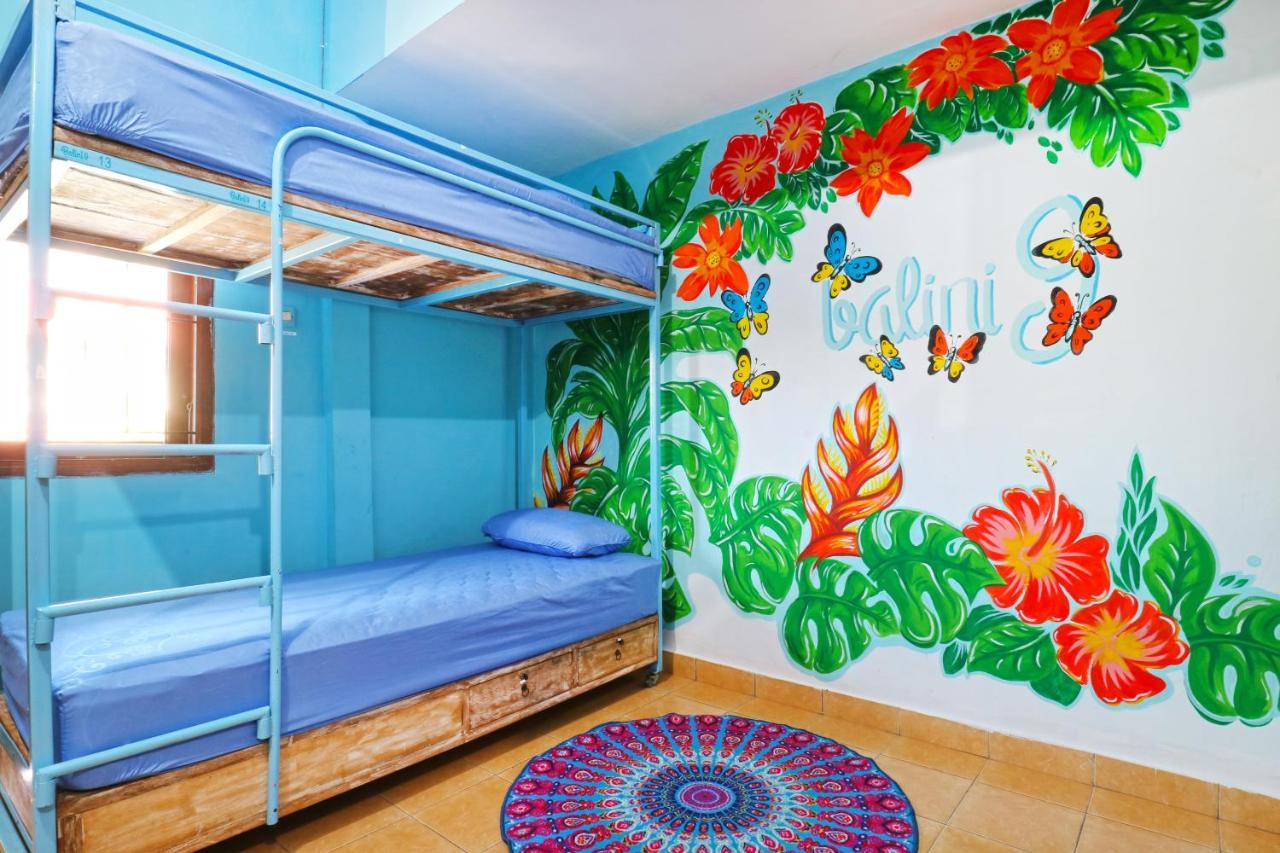 Balini 9 Hostel Denpasar Dış mekan fotoğraf