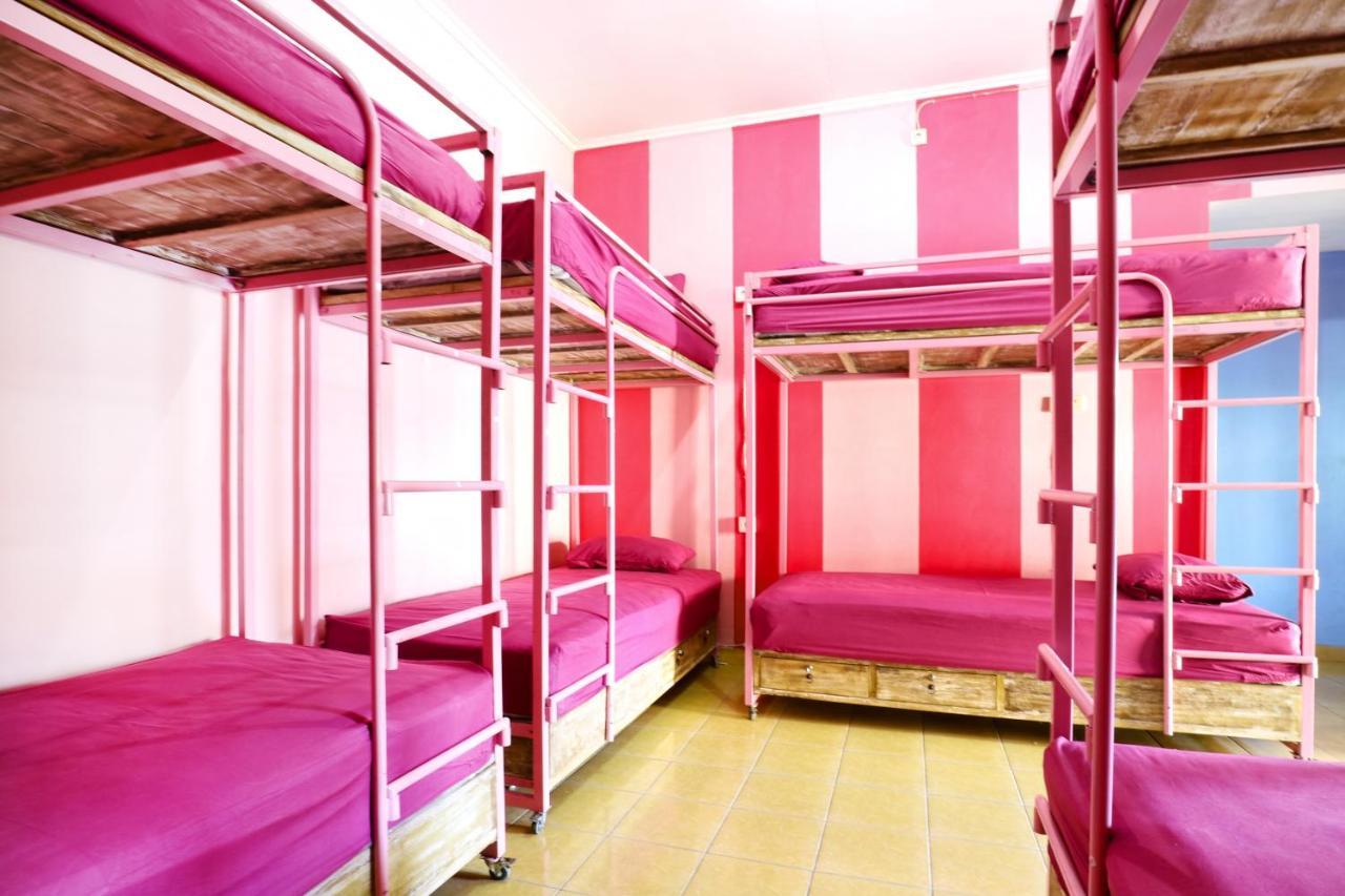 Balini 9 Hostel Denpasar Dış mekan fotoğraf